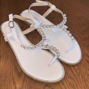 SheSole White Thong Style Sandals Faux Pearl Rhinestone Embellished SZ 41